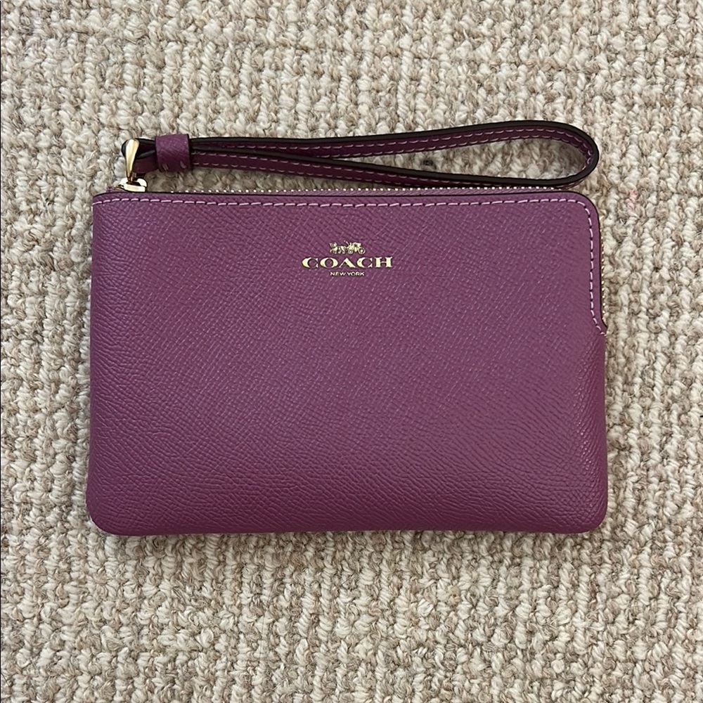 Brand New Leather Coach Wristlet Wallet in Magenta